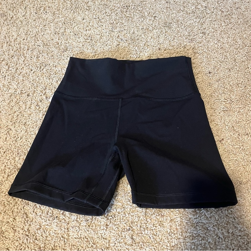 Aritzia Golden Powersculpt shorts